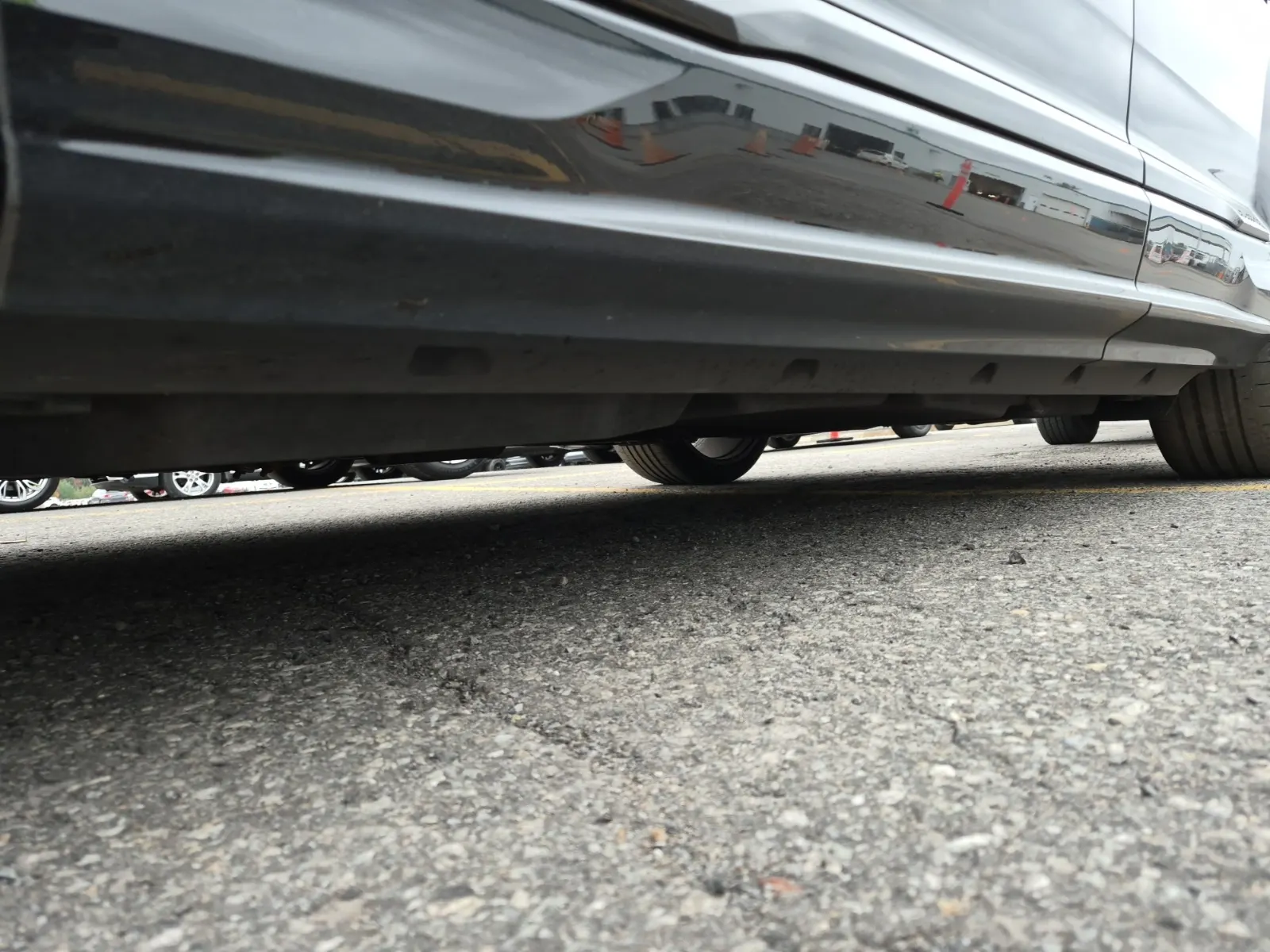 Undercarriage - Driver Photo