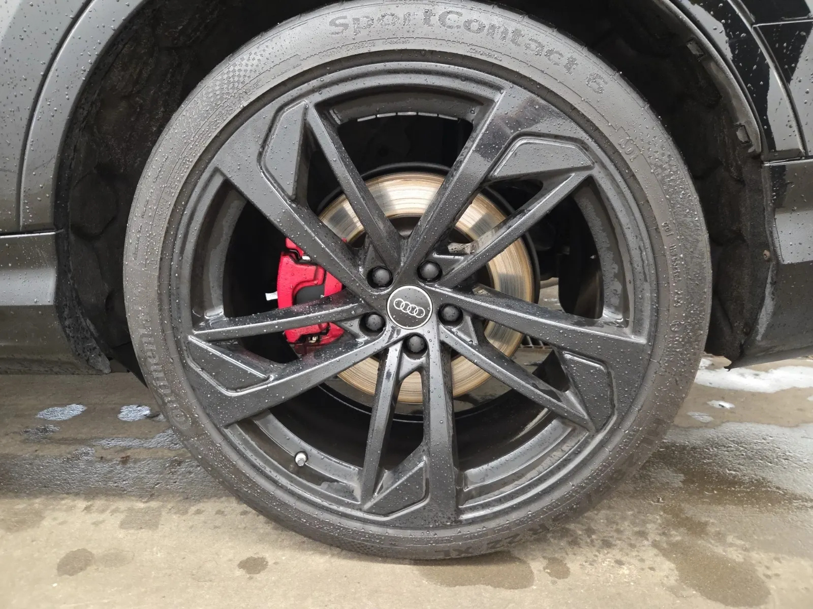 Left Rear Wheel/Tire Photo