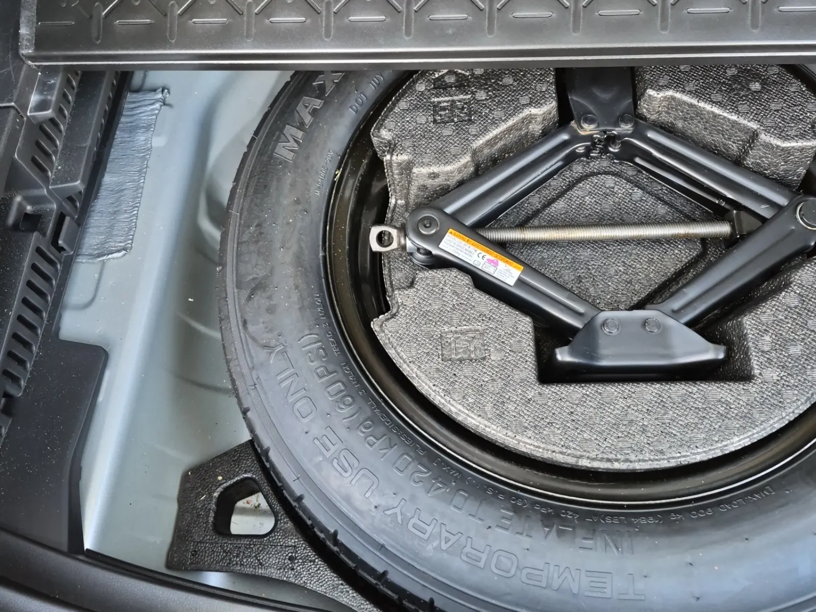 Spare Tire & Wheel Photo