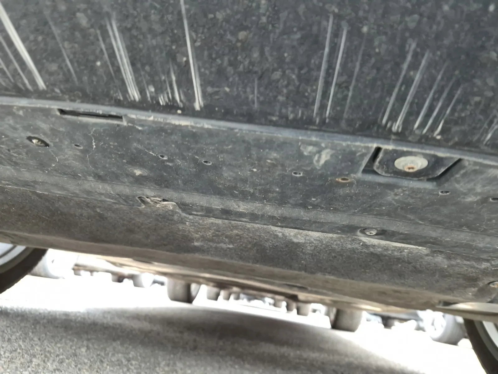 Undercarriage - Front Photo