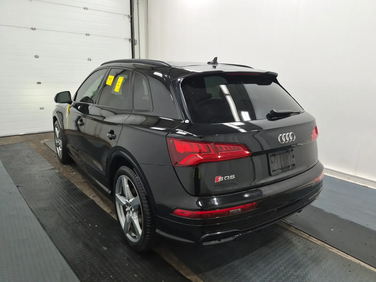 Driver Rear 3/4 Photo