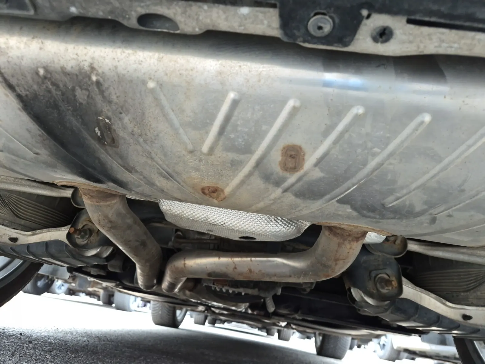 Undercarriage - Rear Photo