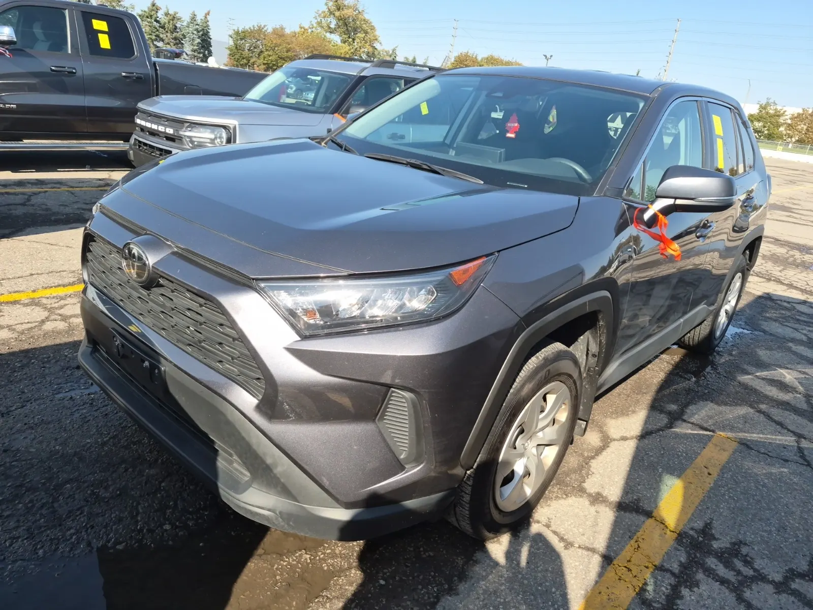 Front driver 3/4 photo