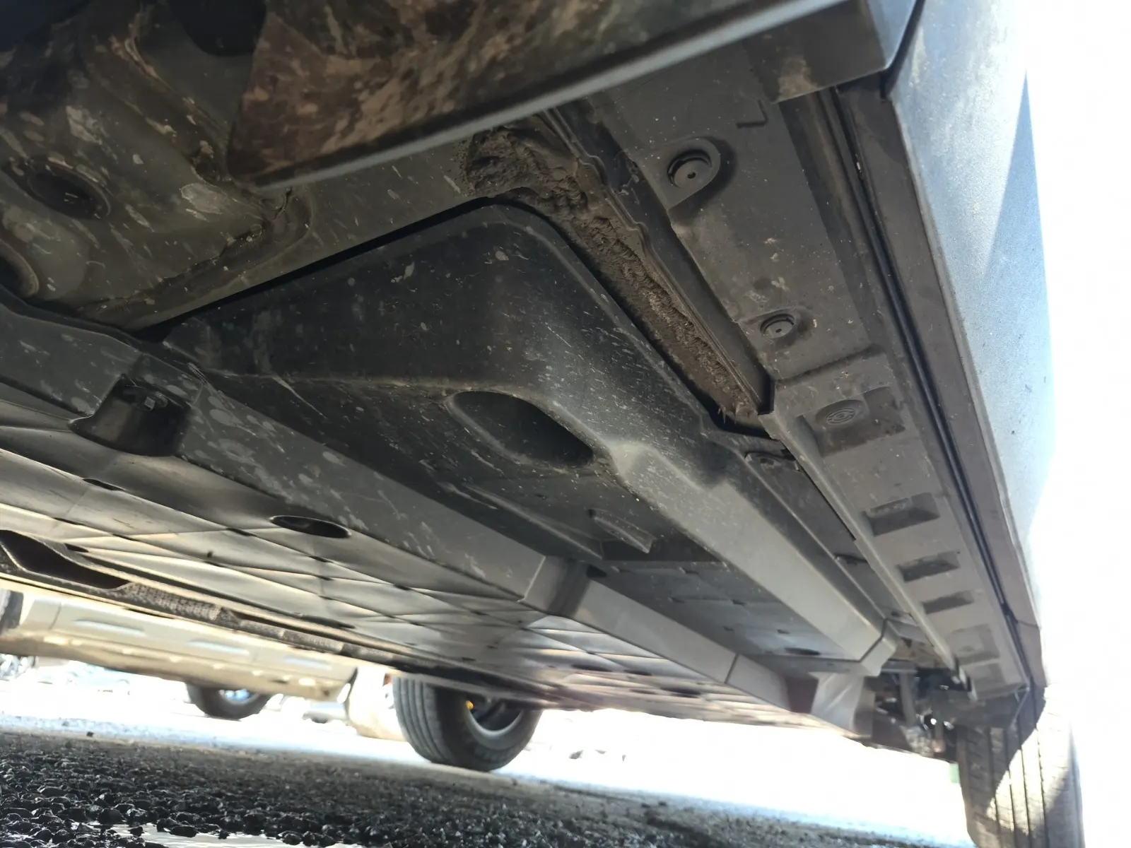 Undercarriage - Driver Photo