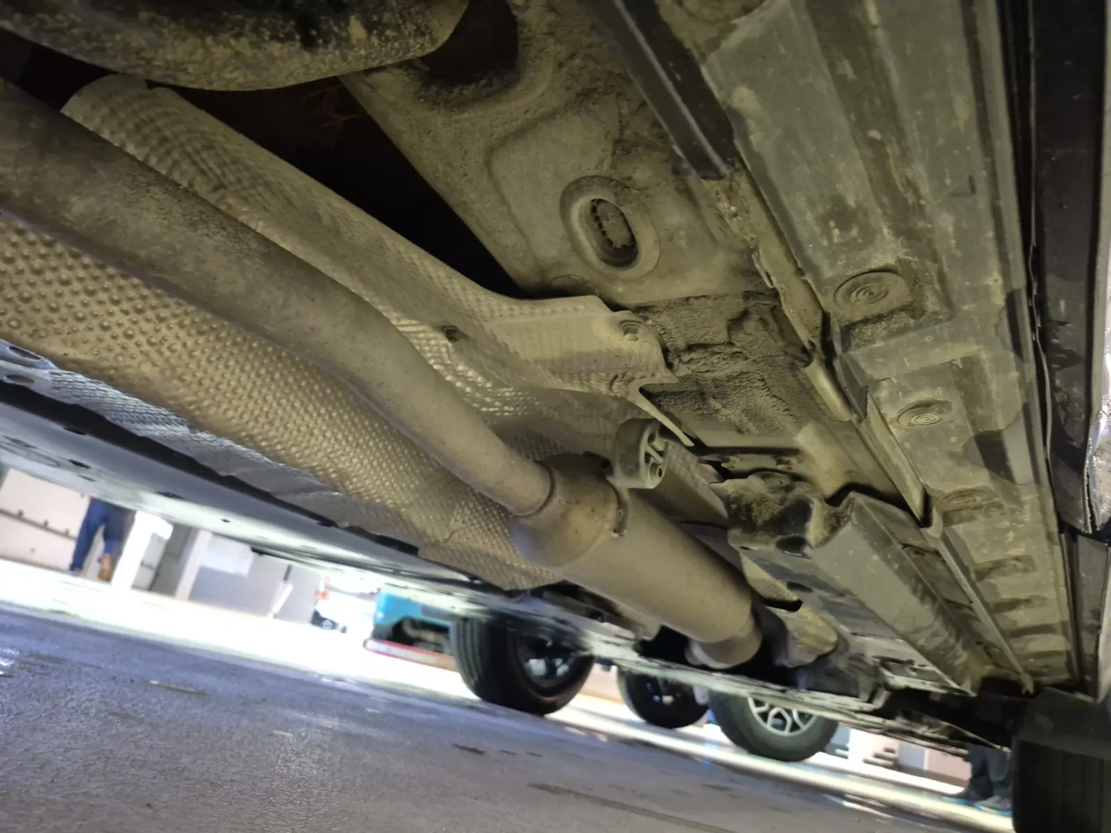 Undercarriage - Passenger Photo