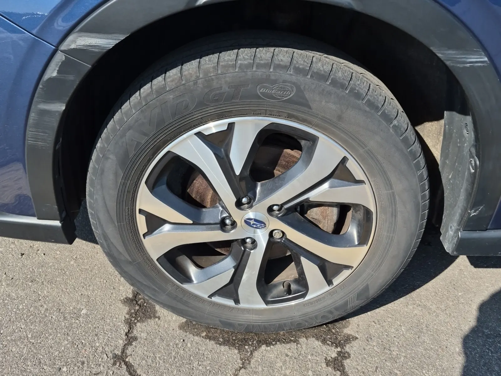 Front driver wheel/tire photo