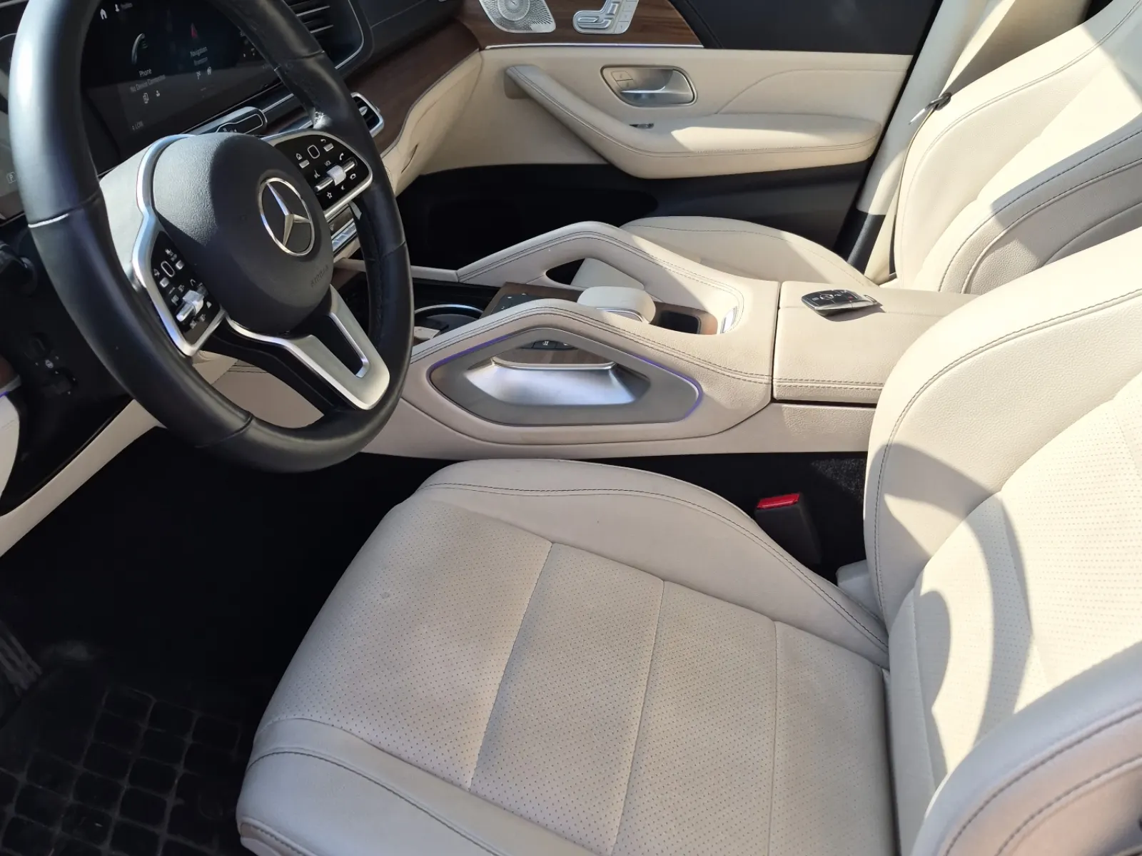 Front Interior Photo