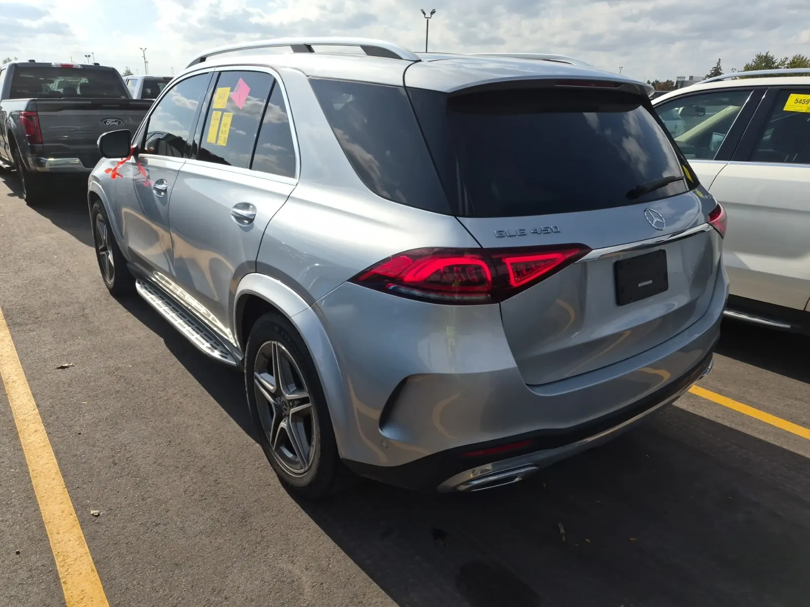 Driver Rear 3/4 Photo