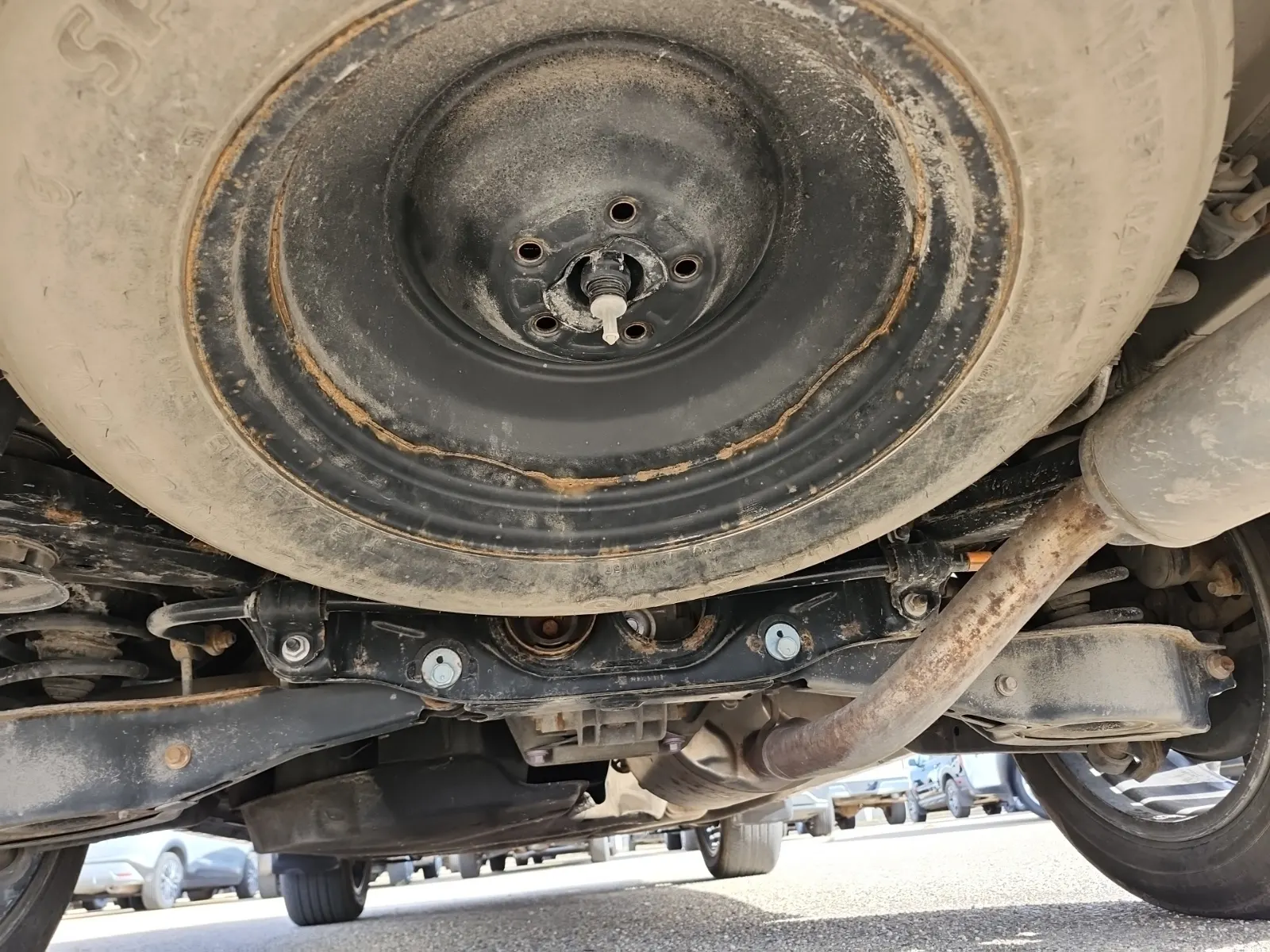 Undercarriage - Rear Photo
