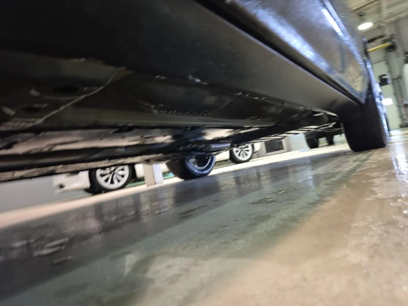 Undercarriage - Driver Photo