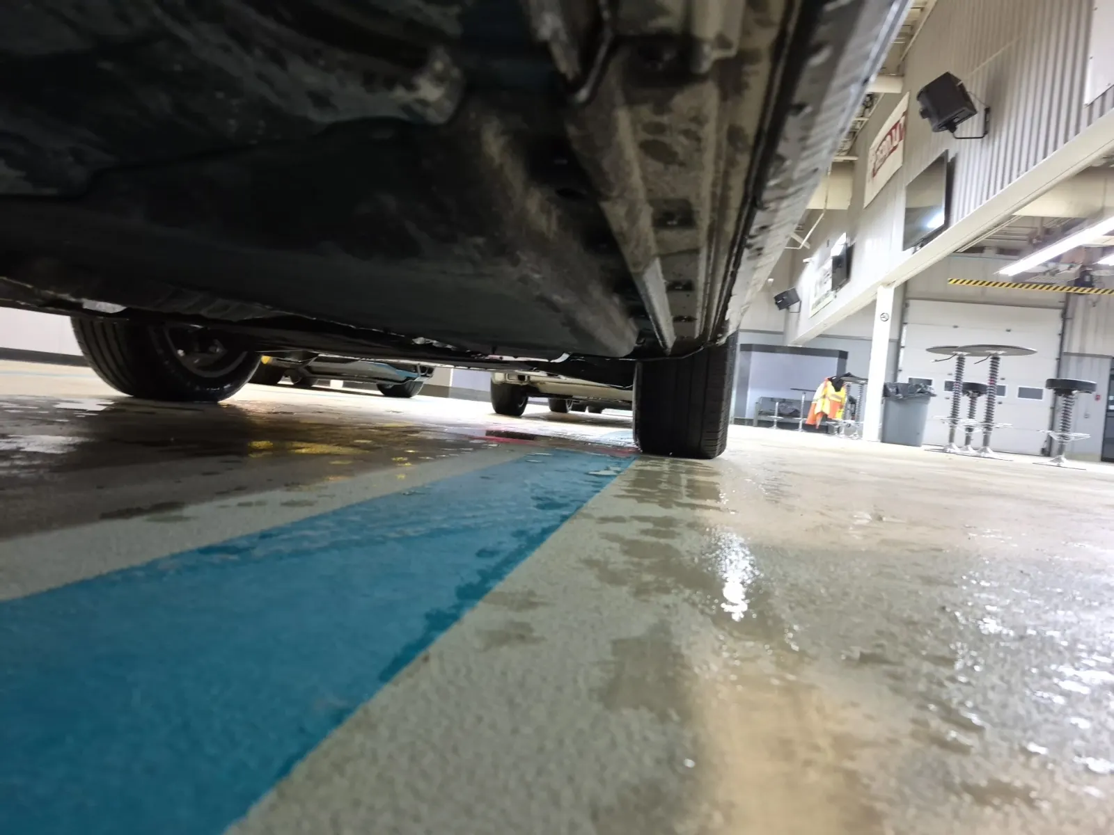 Undercarriage - Passenger Photo