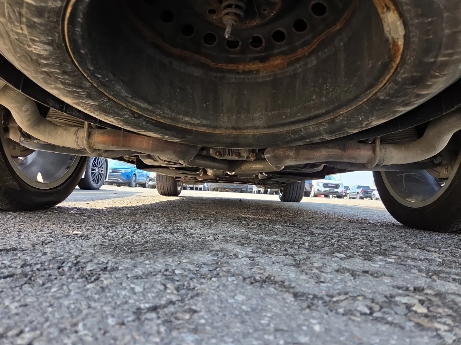 Undercarriage - Rear Photo