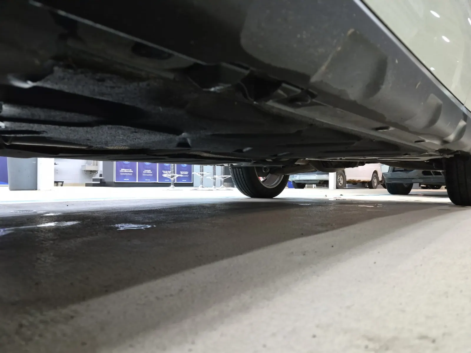 Undercarriage - Driver Photo