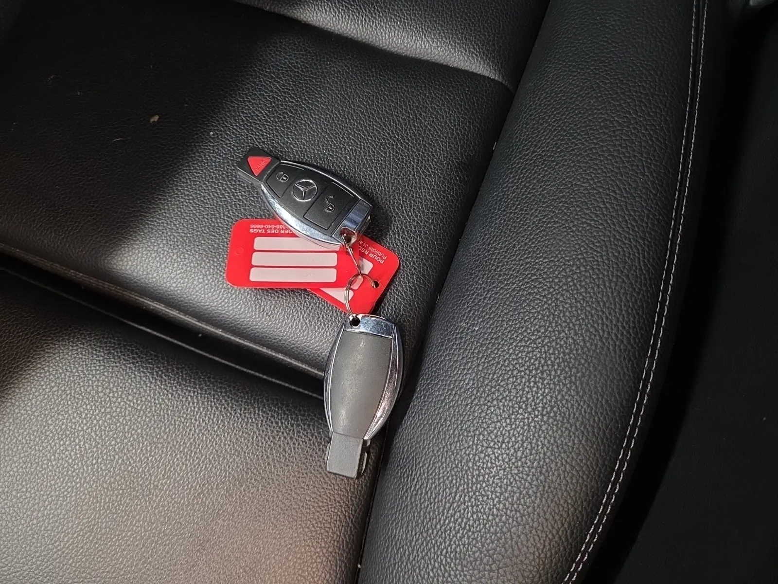 Keys/Fobs/Manual Photo