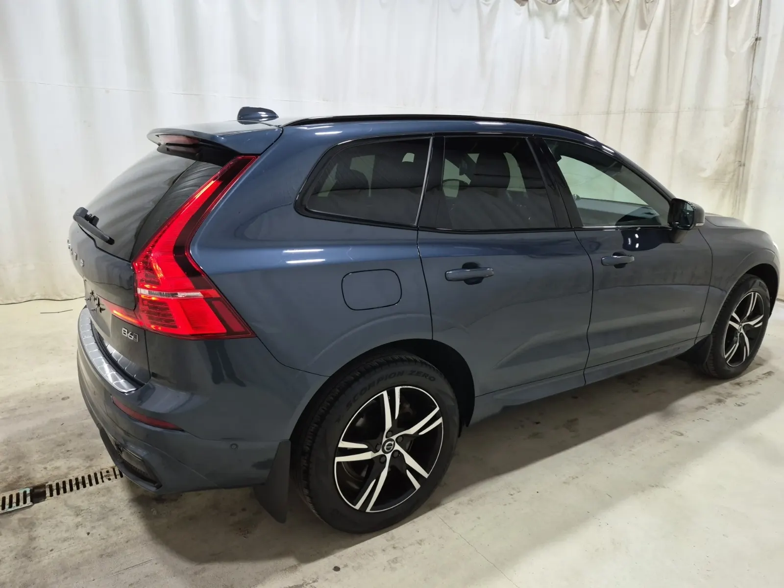 Passenger Rear 3/4 Photo
