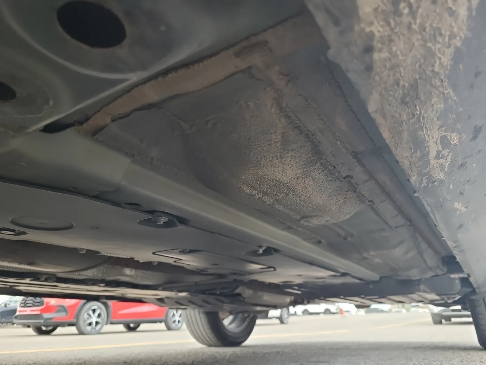 Undercarriage - Driver Photo