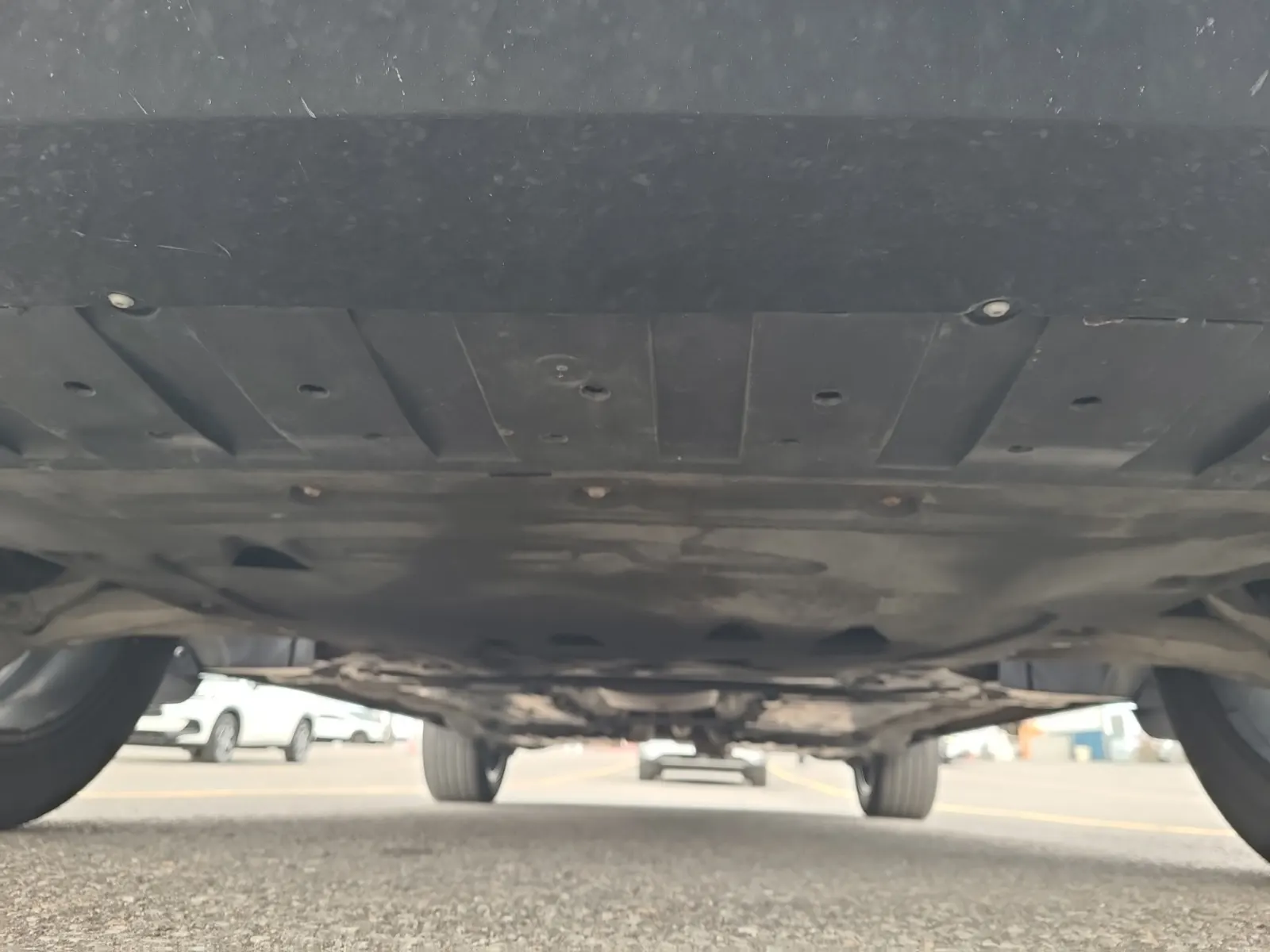 Undercarriage - Front Photo