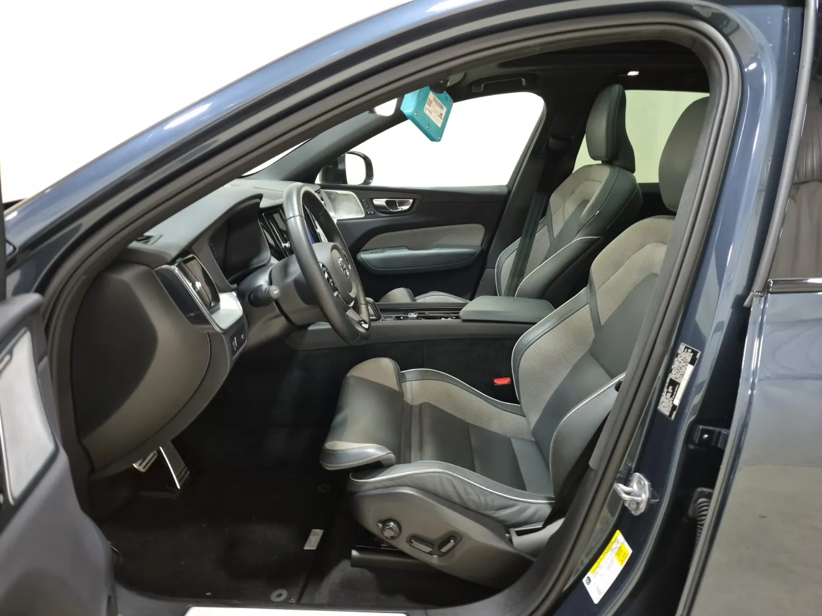 Front Interior Photo