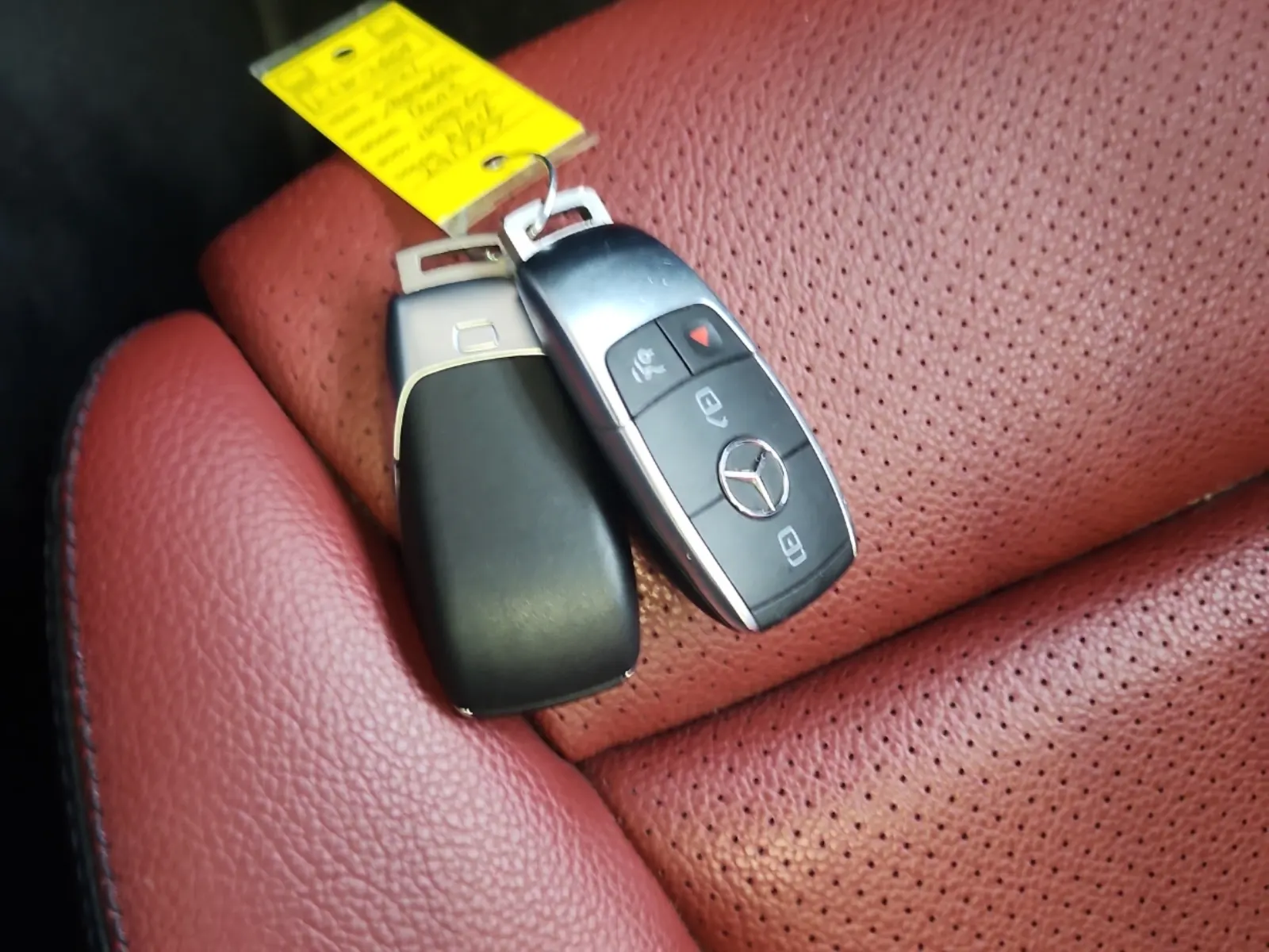 Keys/Fobs/Manual Photo