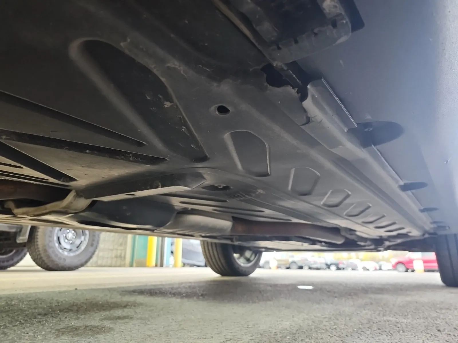 Undercarriage - Passenger Photo