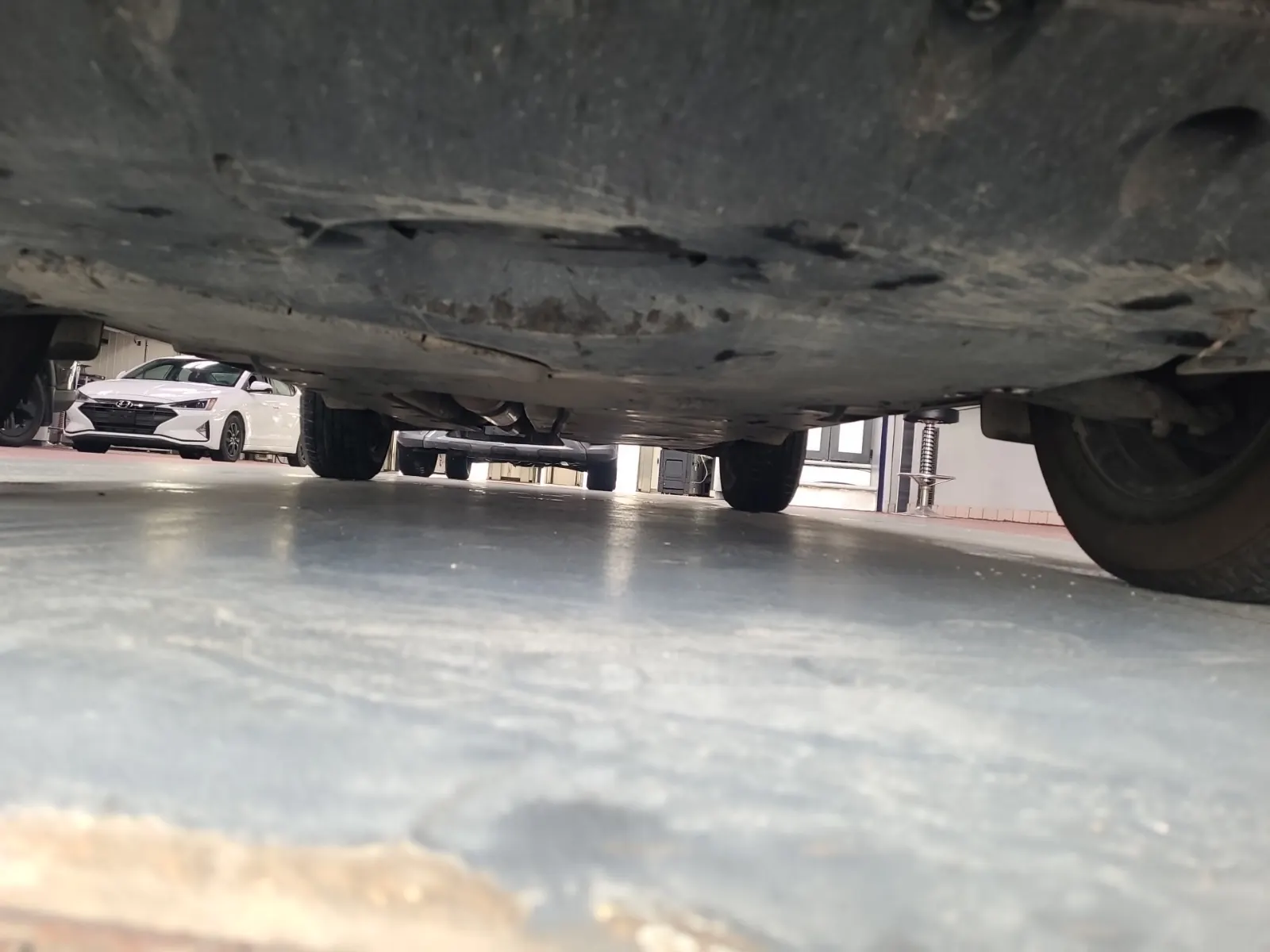 Undercarriage - Front Photo