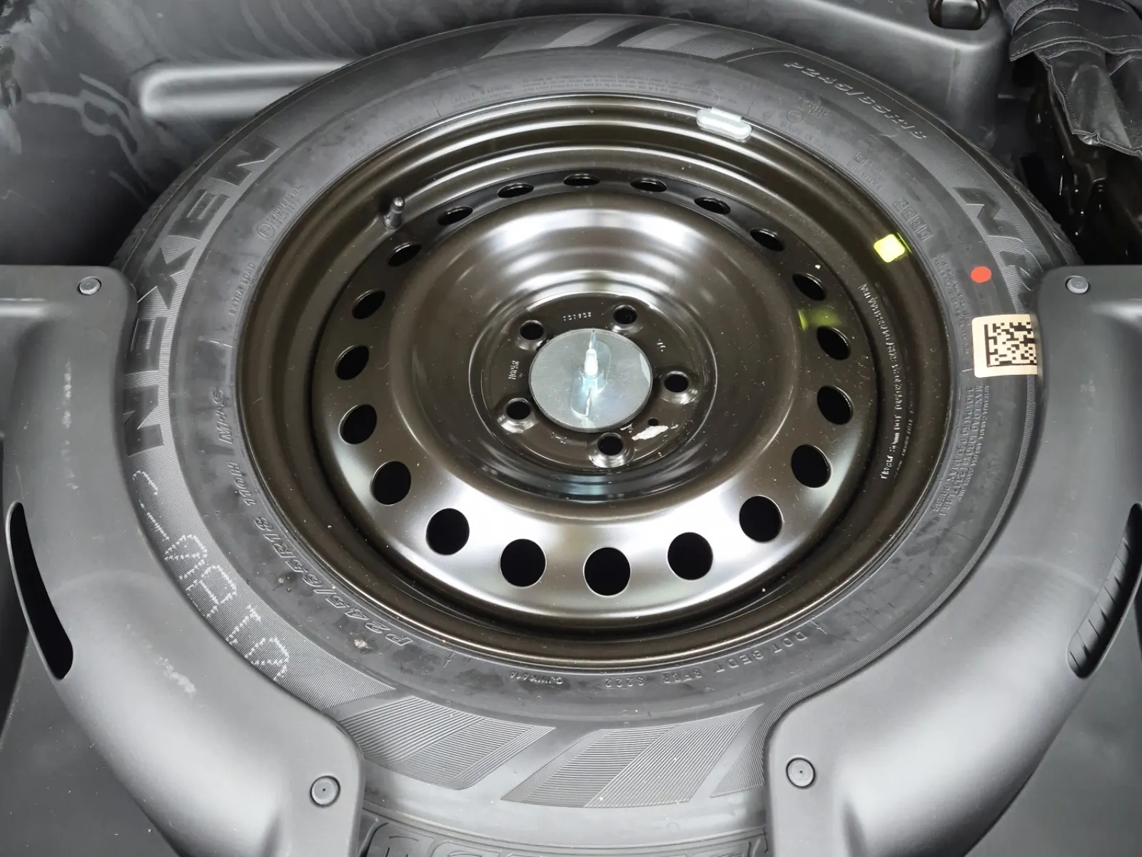 Spare Tire & Wheel Photo