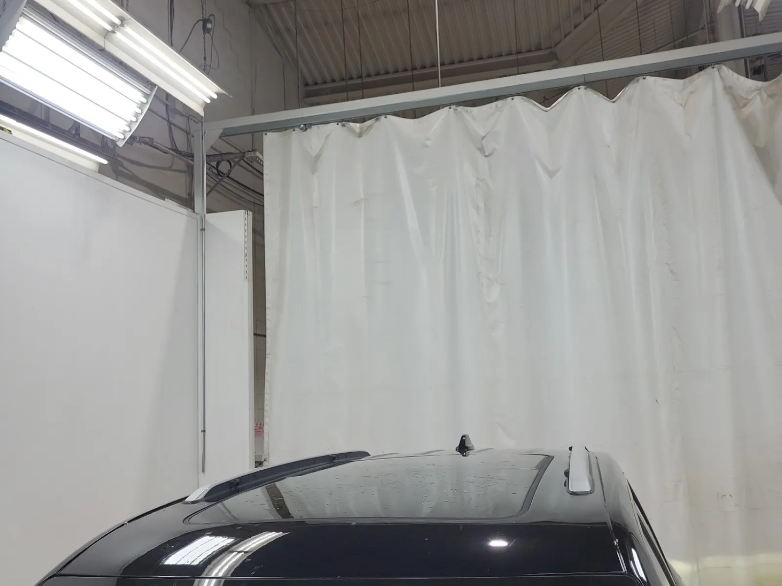 Exterior Roof Photo