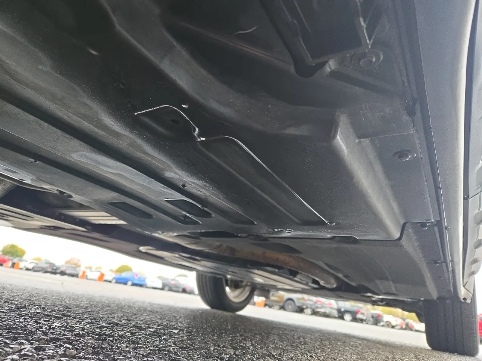 Undercarriage - Passenger Photo