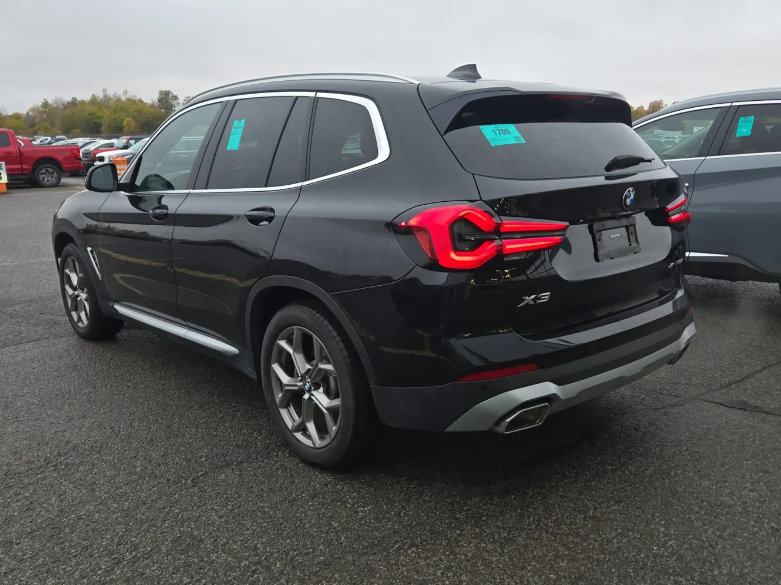 Driver Rear 3/4 Photo