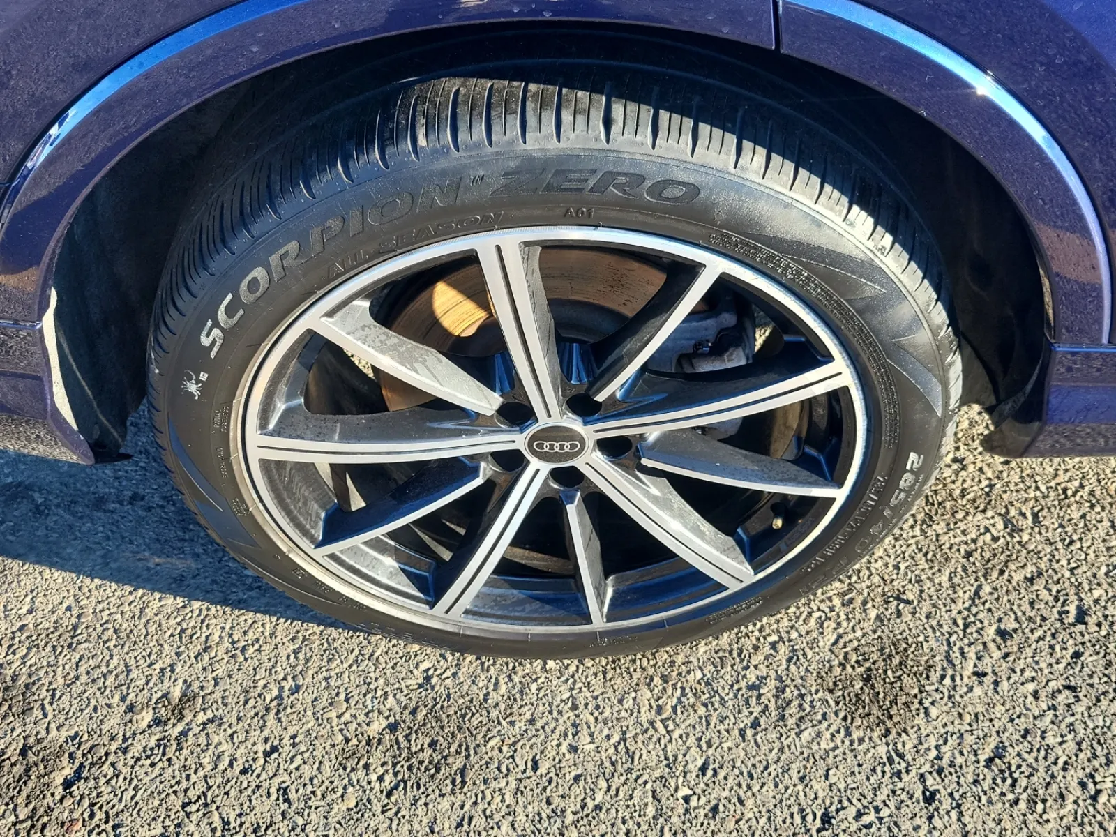 Right Rear Wheel/Tire Photo