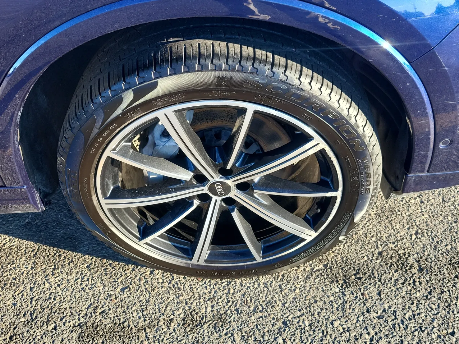 Right Front Wheel/Tire Photo
