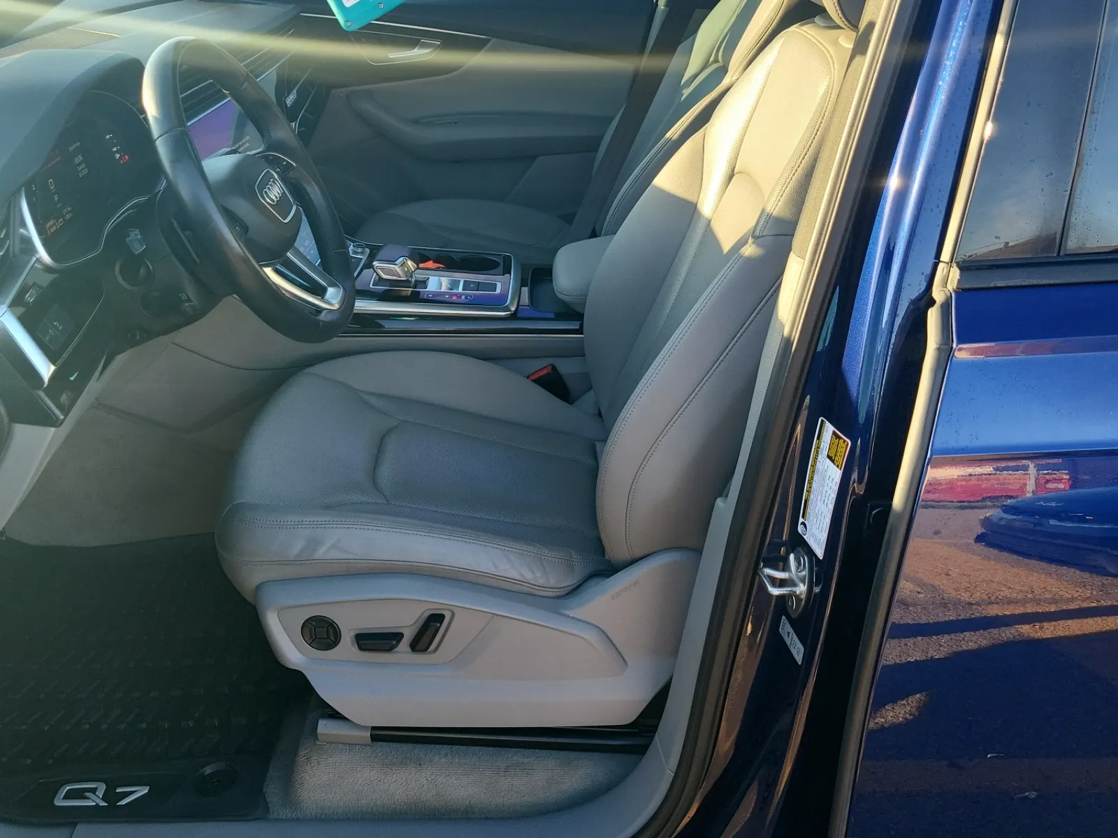 Front Interior Photo