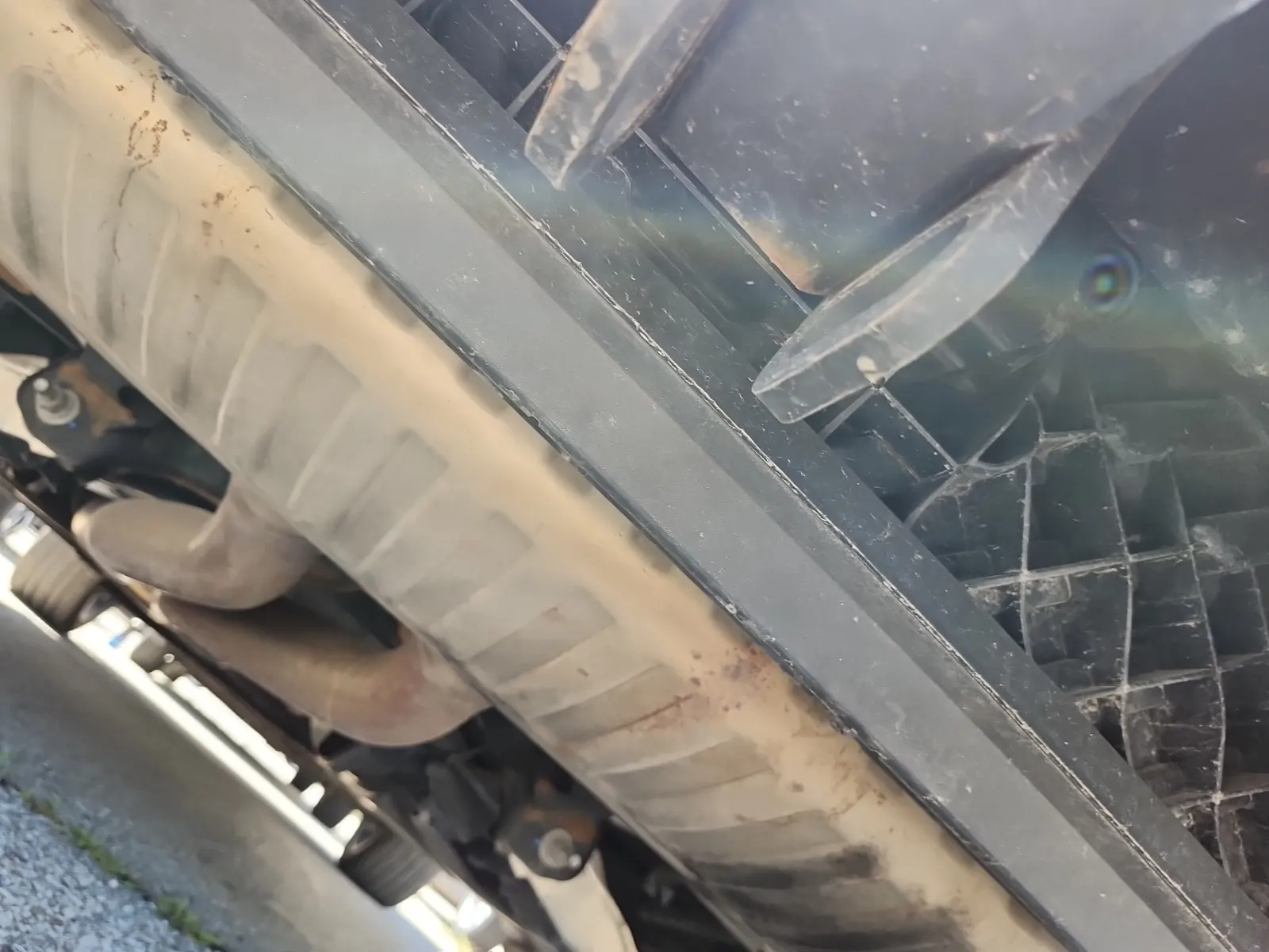 Undercarriage - Rear Photo