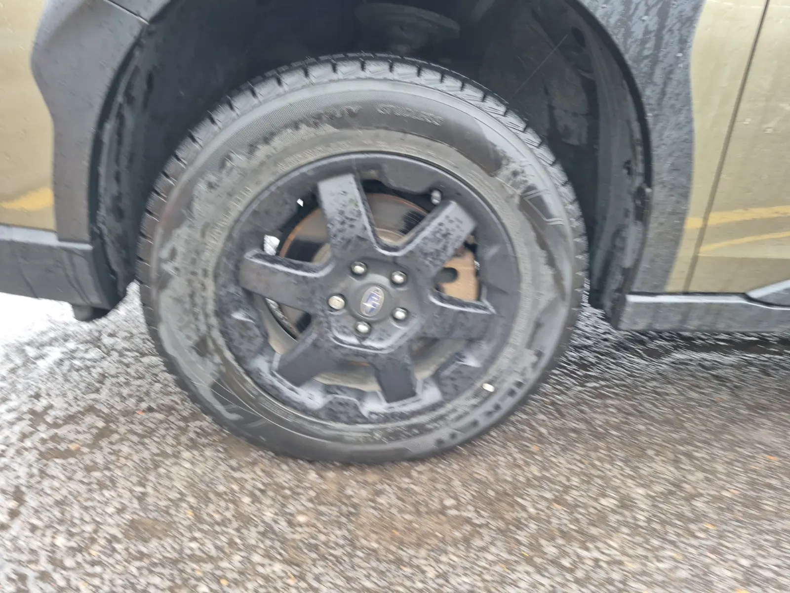 Front driver wheel/tire photo