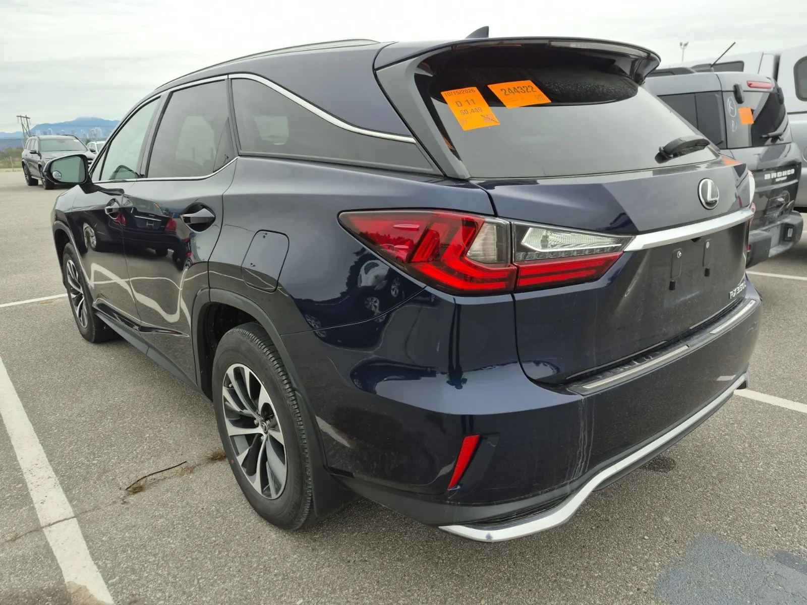 Driver Rear 3/4 Photo