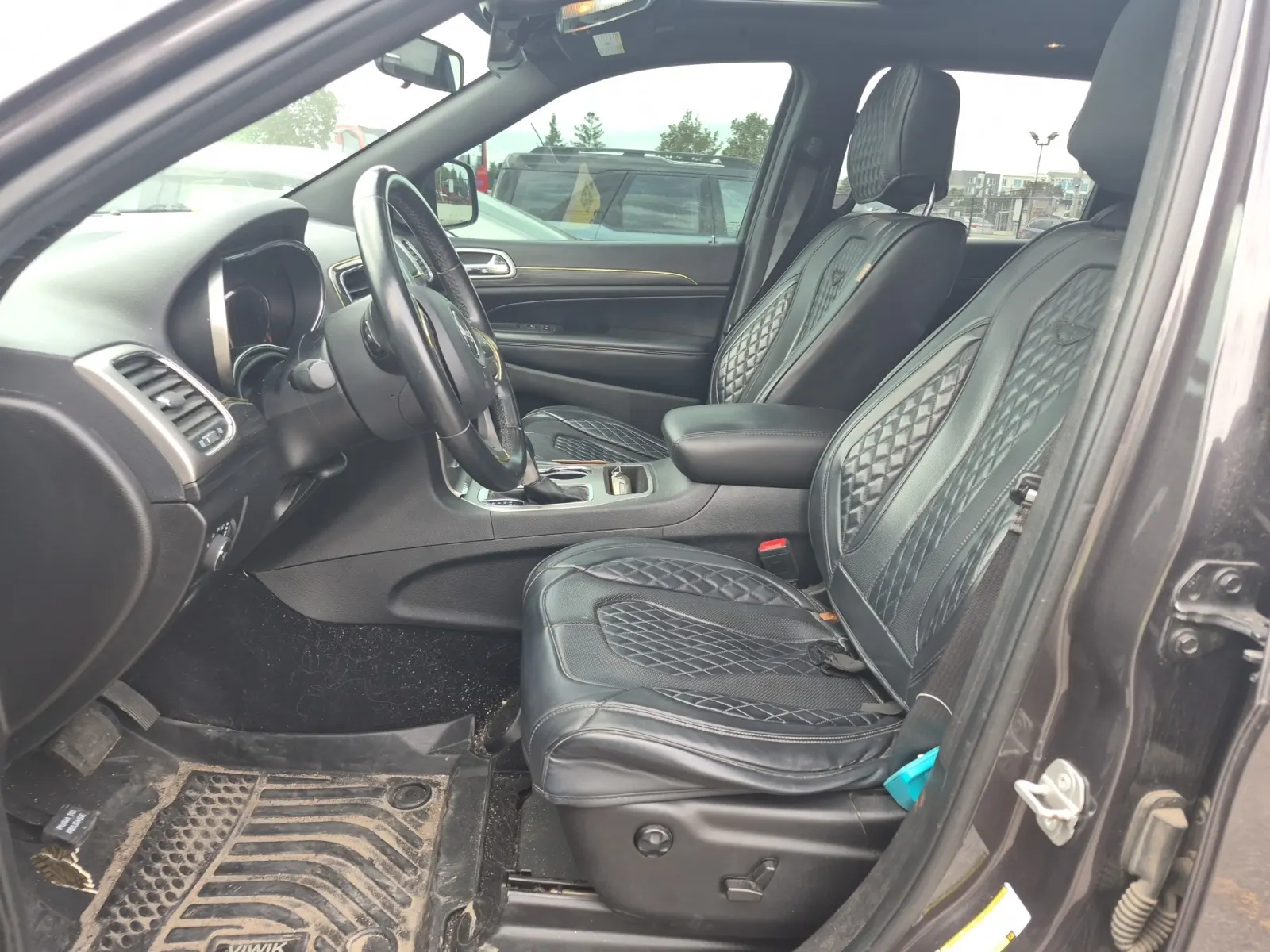 Front Interior Photo
