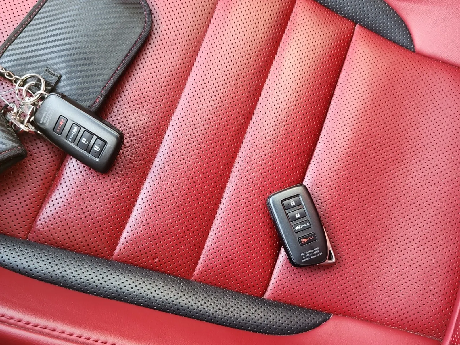 Keys/Fobs/Manual Photo