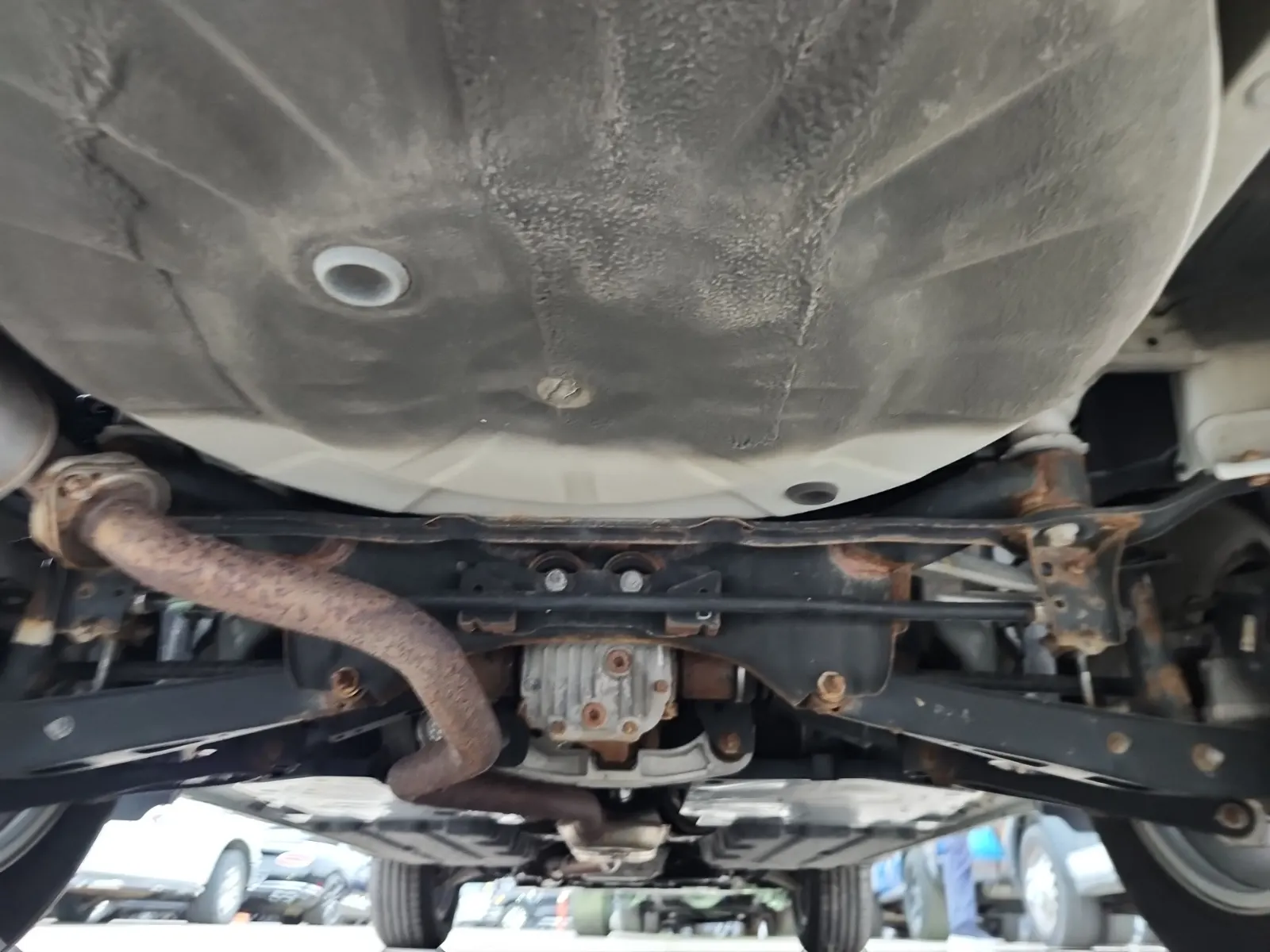 Undercarriage - Rear Photo