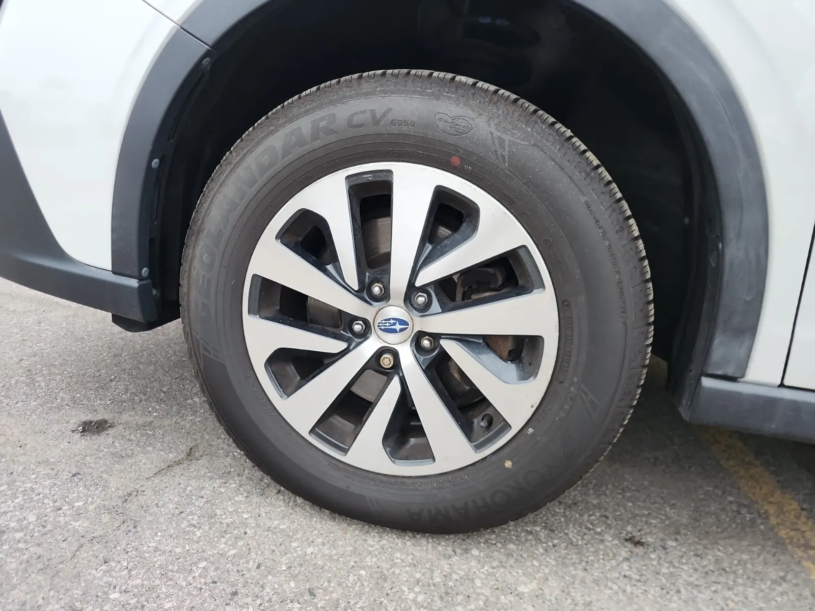 Front driver wheel/tire photo