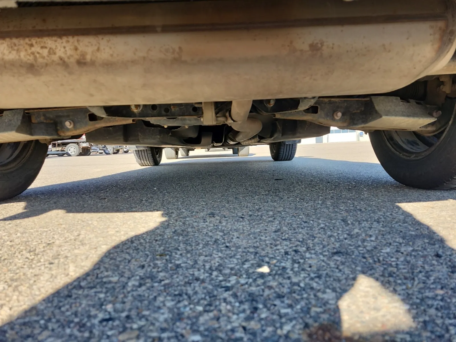 Undercarriage - Rear Photo