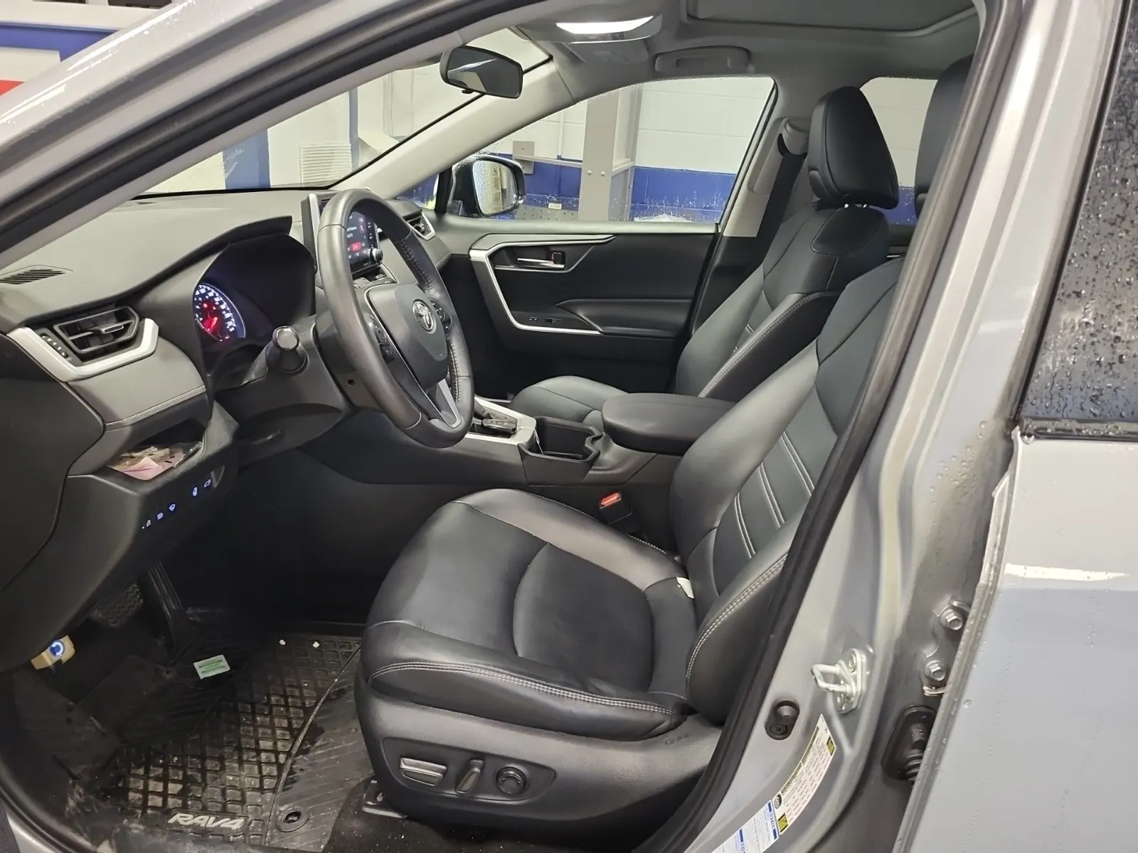 Front Interior Photo