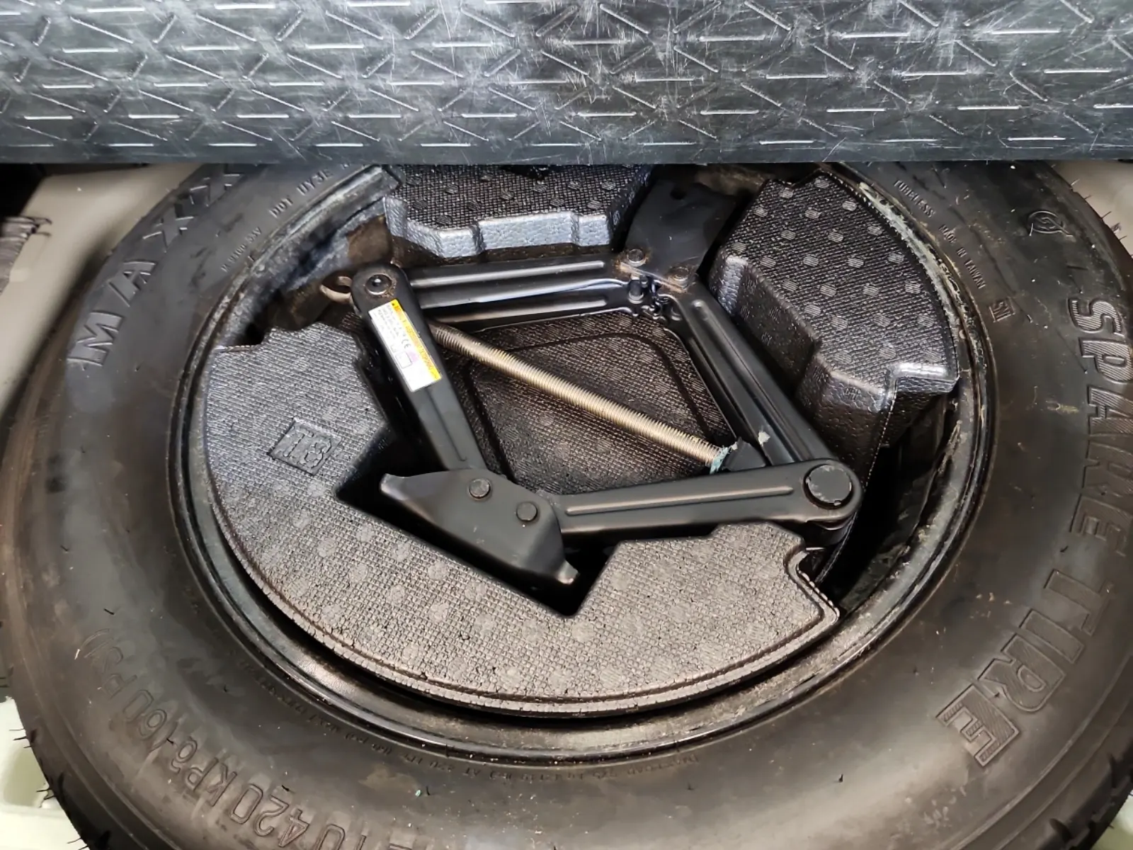 Spare Tire & Wheel Photo