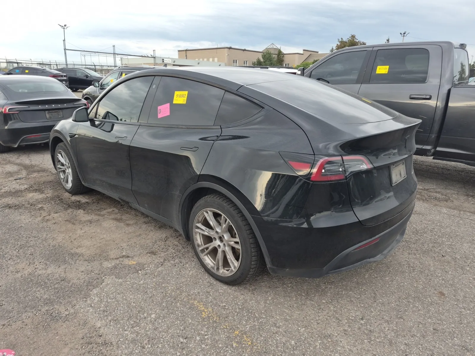 Driver Rear 3/4 Photo