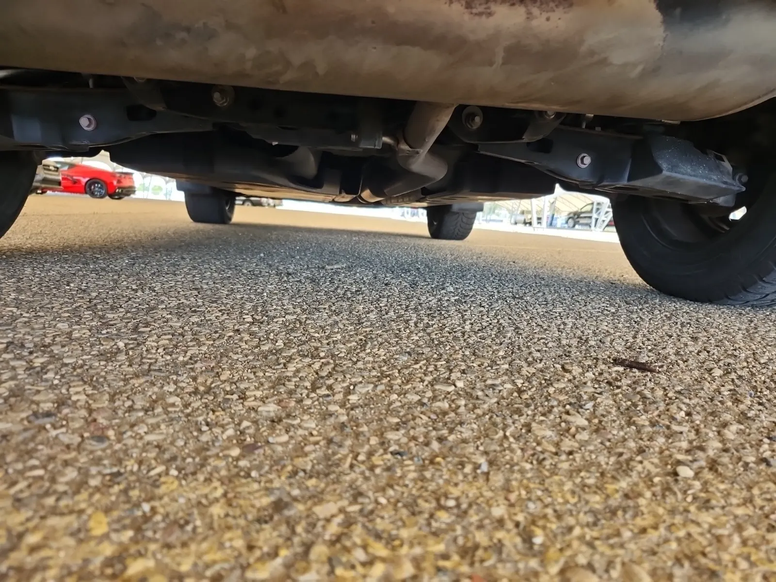 Undercarriage - Rear Photo