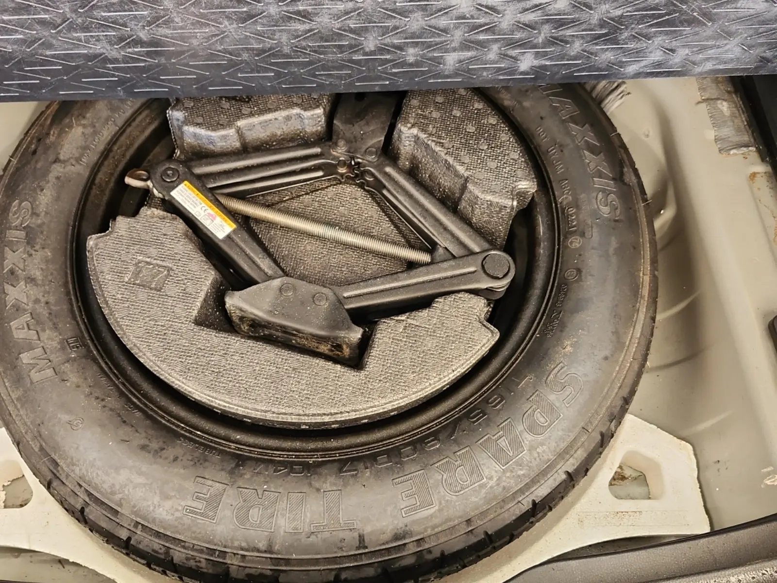 Spare Tire & Wheel Photo