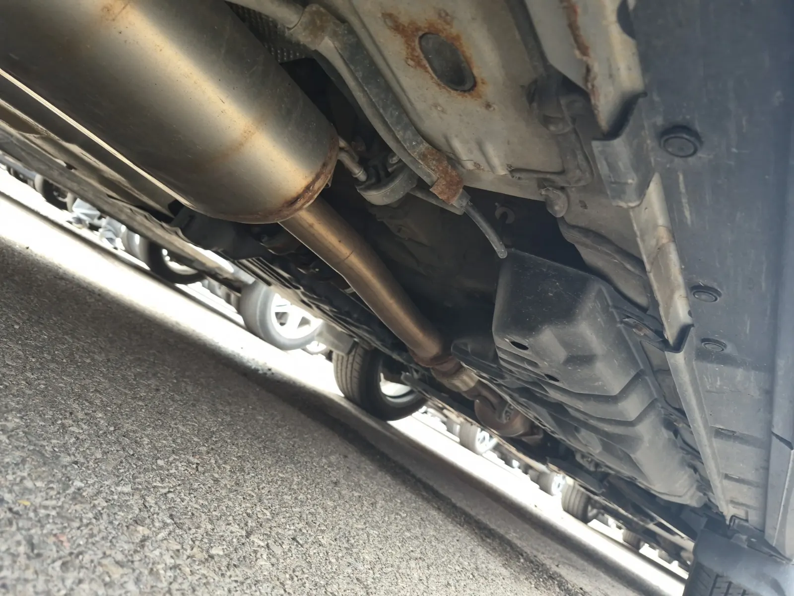Undercarriage - Passenger Photo