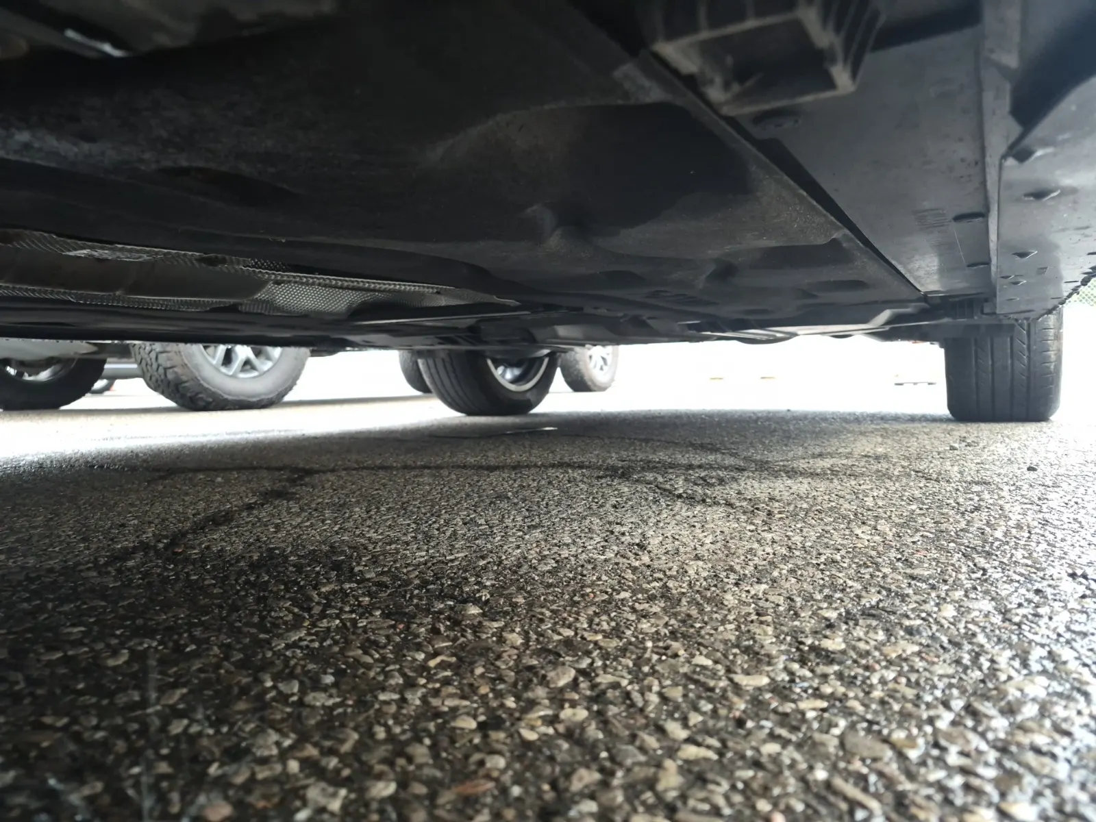 Undercarriage - Driver Photo