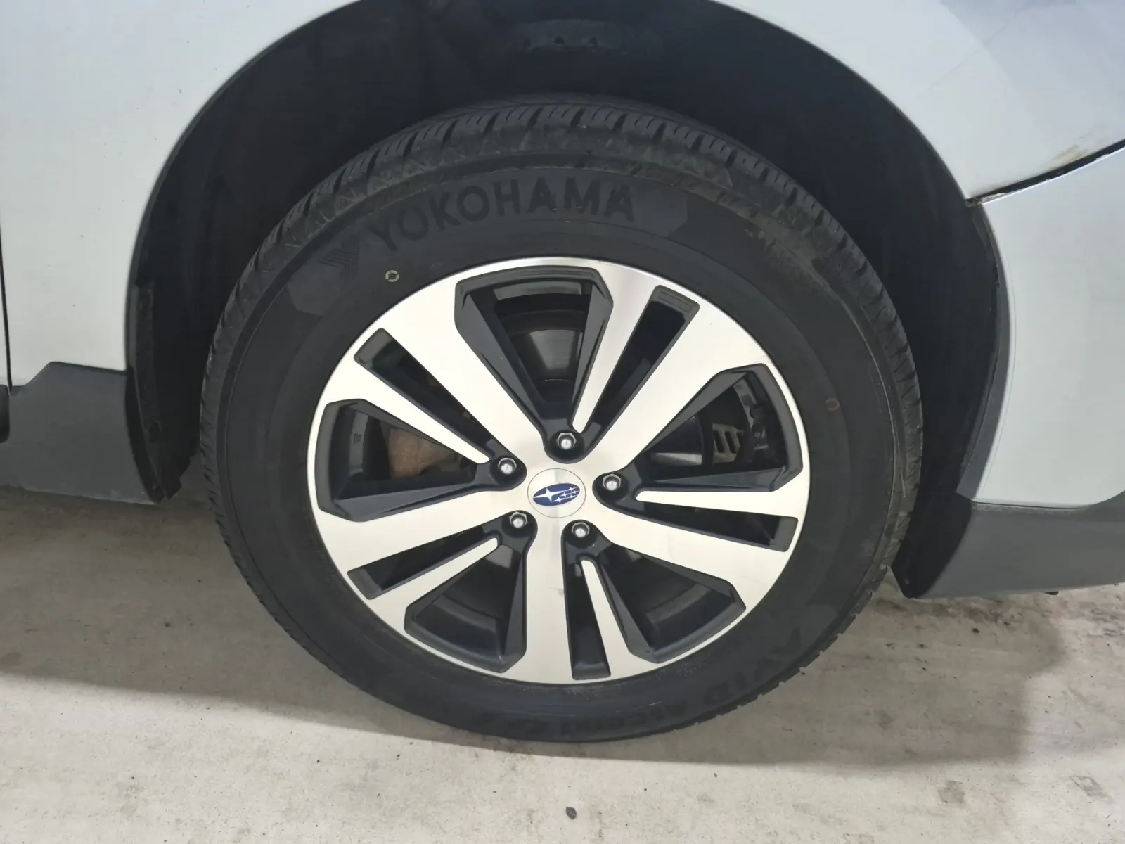 Right Front Wheel/Tire Photo