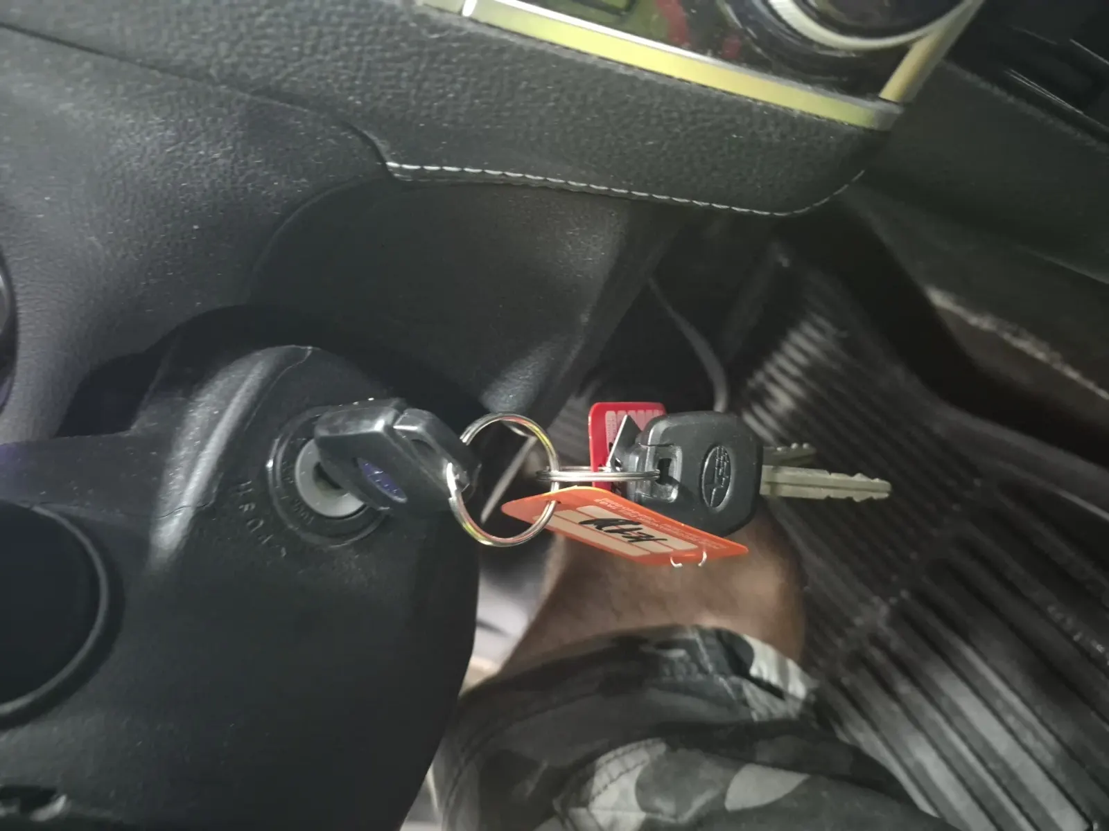 Keys/Fobs/Manual Photo