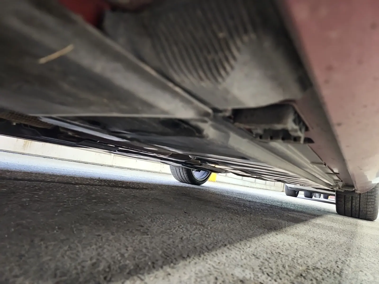 Undercarriage - Driver Photo